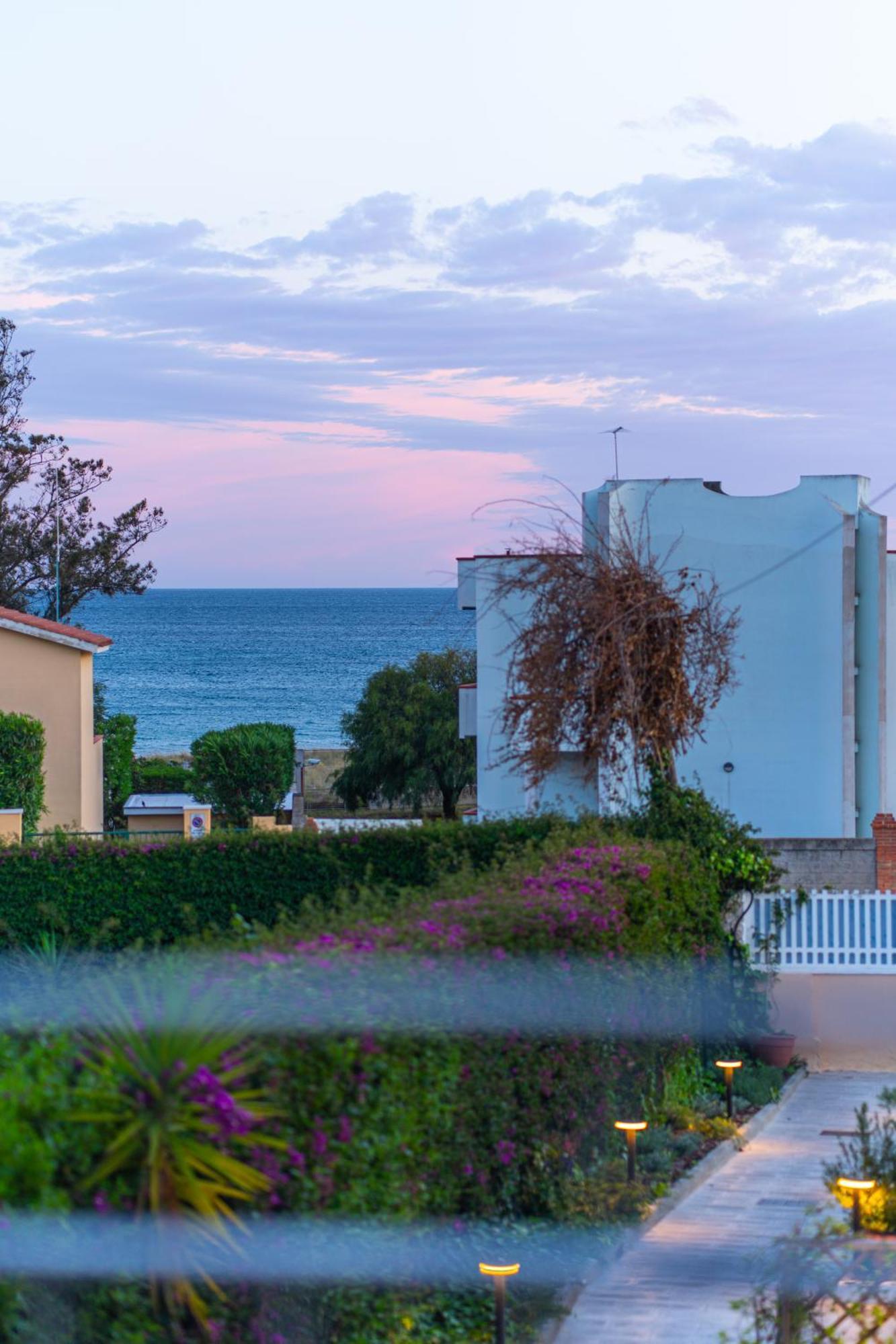 Paquja Aparthotel Quartu Sant'Elena Bagian luar foto